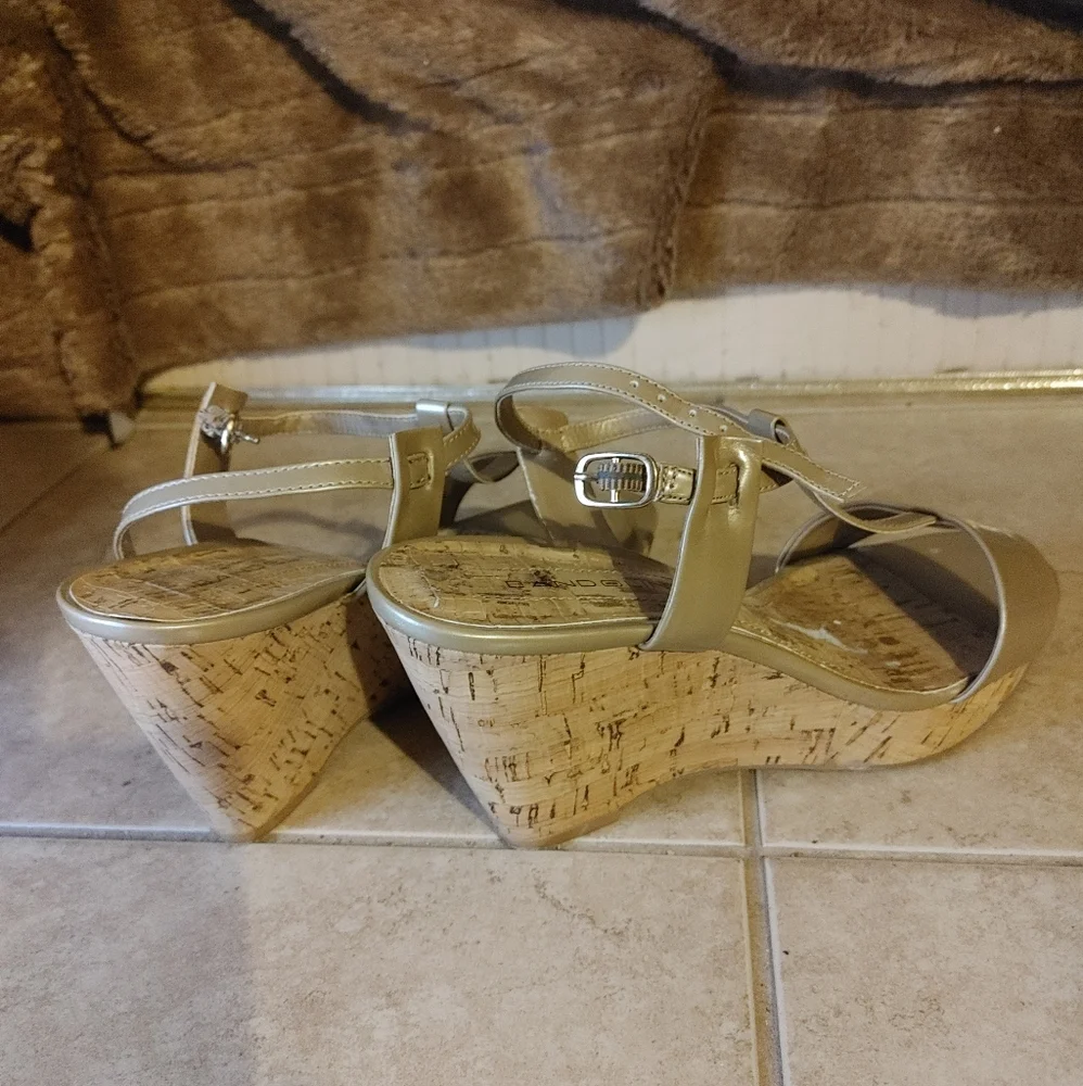 Bandolino Wedges - Picture 6 of 8